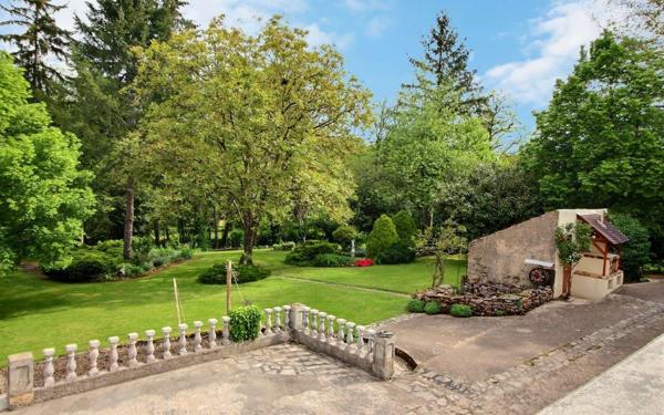 Maison à vendre    6 pièces •  Le Creusot