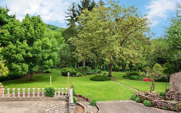 Maison à vendre    6 pièces •  Le Creusot