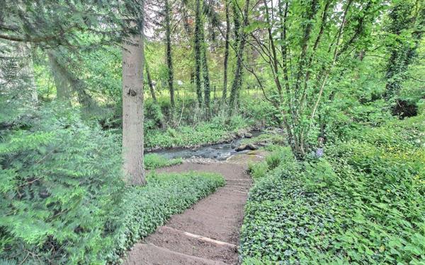 Maison à vendre    6 pièces •  Le Creusot