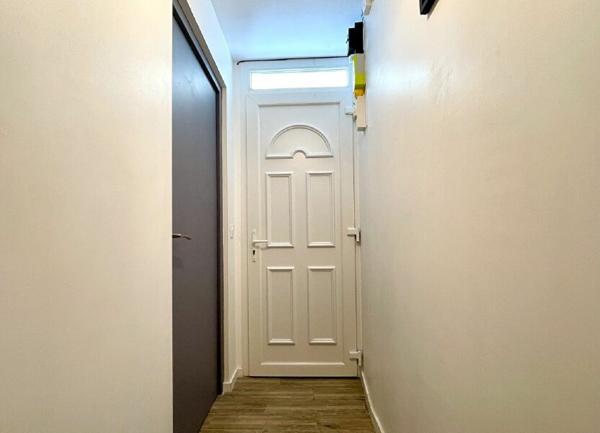 Maison à vendre    7 pièces •  Saint-Jean-d'Angély