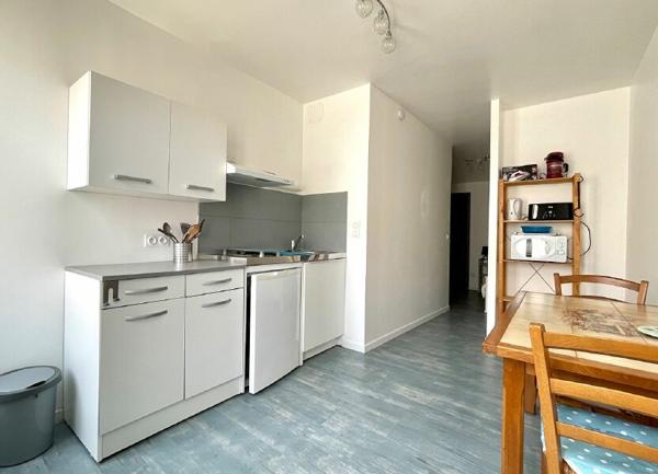 Maison à vendre    7 pièces •  Saint-Jean-d'Angély