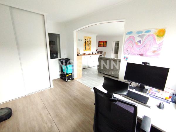 A VENDRE MONTIGNY LE BX LA SOURDERIE 5 PIECES 99M² EN ETAGE, SEJOUR 34M² 3 CHAMBRES PARKING S/SOL