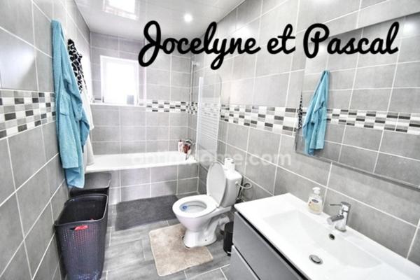 IMMEUBLE COMPLET - 3 APPARTEMENTS - PLACES PARKING
