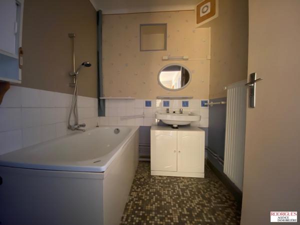 Appartement type 4 de 81m² avec garage fermé