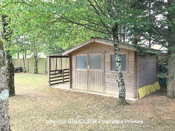 Belle demeure en pierre dans son écrin de verdure 258 m2 4 chambres 1 bureau