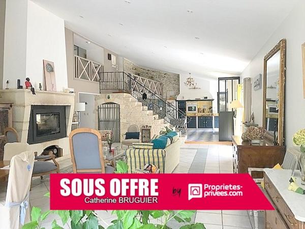 Belle demeure en pierre dans son écrin de verdure 258 m2 4 chambres 1 bureau