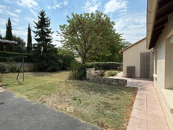 LA SPACIEUSE : FONTAINE LE COMTE , Fontaine le comte
