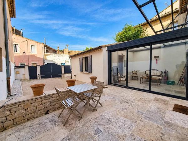 Maison entièrement rénovée – Confort du plain-pied et extérieur sans entretien