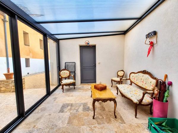 Maison entièrement rénovée – Confort du plain-pied et extérieur sans entretien