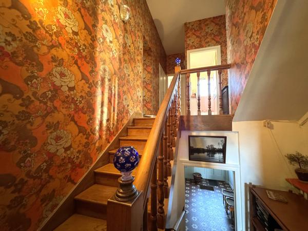 Maison de Charme du XIXe Siècle au Cœur d’un Parc Verdoyant à Condom