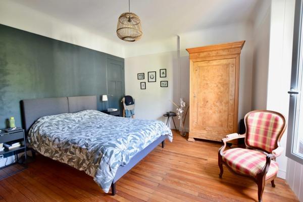 Grande maison de caractère dans le centre de Montreuil-Juigné !