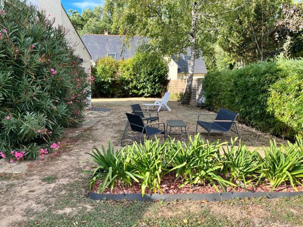 Grande maison de caractère dans le centre de Montreuil-Juigné !