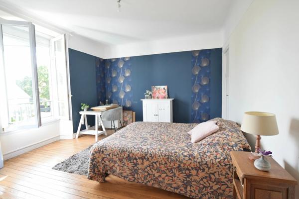 Grande maison de caractère dans le centre de Montreuil-Juigné !