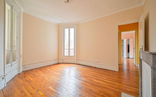 Appartement à vendre    3 pièces • 63 m2 Montreuil
