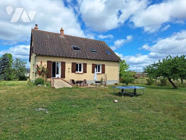 Maison de 190m² sur sous-sol, 2450m² terrain à Aubigny-sur-Nère