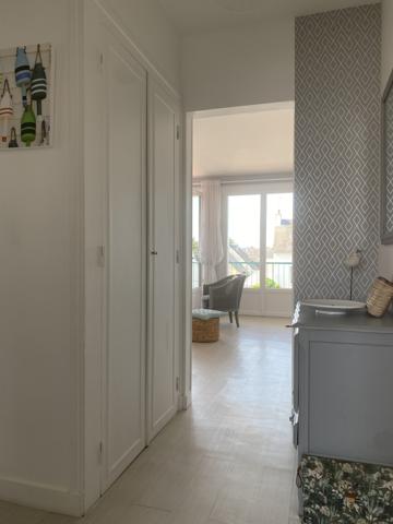 T2 rénové au calme proche plage et port.