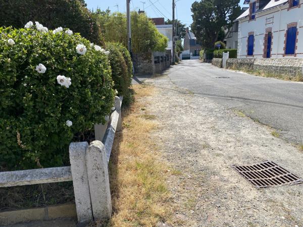 T2 rénové au calme proche plage et port.