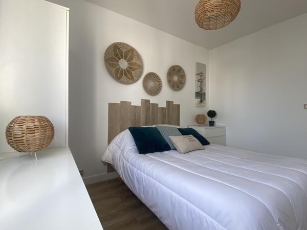 T2 rénové au calme proche plage et port.