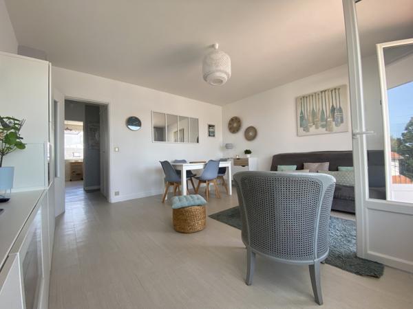 T2 rénové au calme proche plage et port.