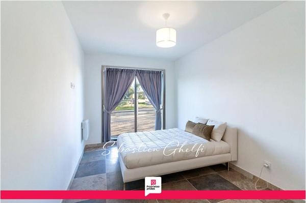 belle maison de plain-pied à pieds des commerces-3 chambres- garage