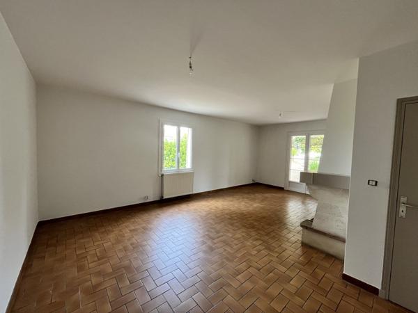 Maison à louer 945 € CC Marmande 4 p 103 m² DPE D