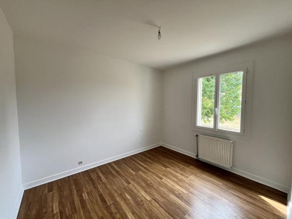 Maison à louer 945 € CC Marmande 4 p 103 m² DPE D