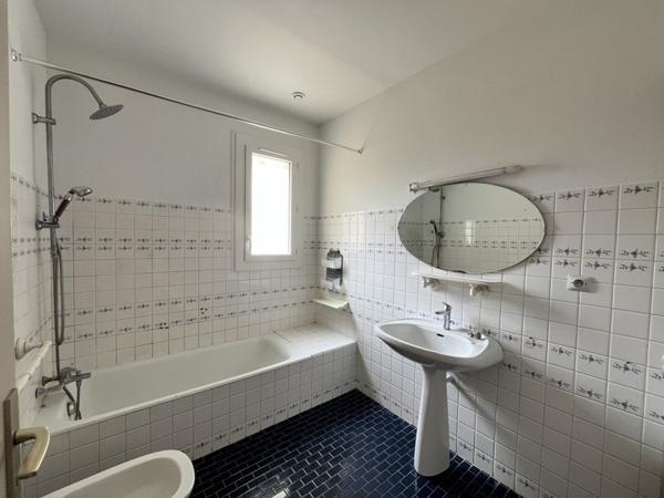 Maison à louer 945 € CC Marmande 4 p 103 m² DPE D