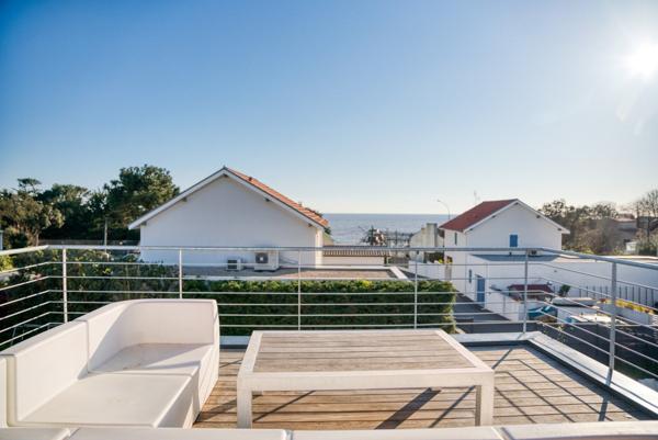 VILLA MODERNE SAINT PALAIS SUR MER VUE OCEAN AVEC PISCINE