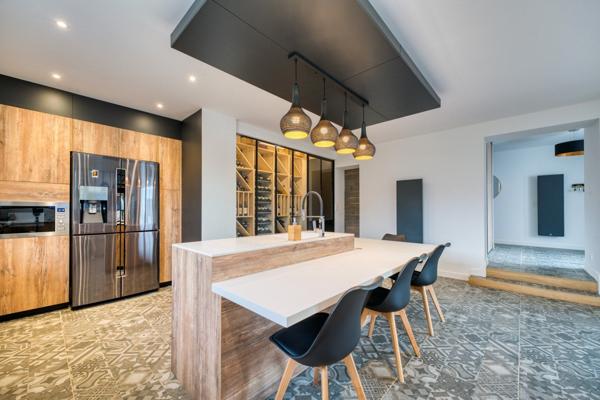 VILLA MODERNE SAINT PALAIS SUR MER VUE OCEAN AVEC PISCINE