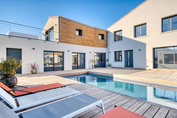 VILLA MODERNE SAINT PALAIS SUR MER VUE OCEAN AVEC PISCINE