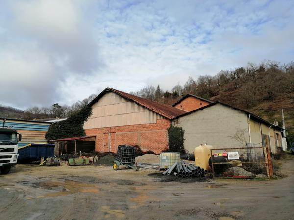 Decazeville : atelier avec terrain attenant