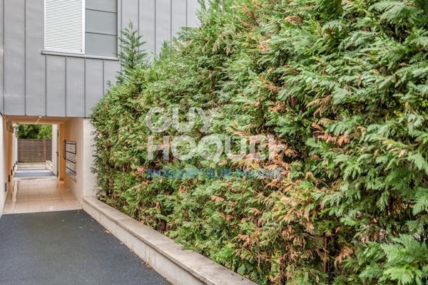 Refait à neuf / Parking / Proche Centre-Ville