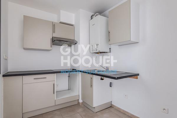 Refait à neuf / Parking / Proche Centre-Ville