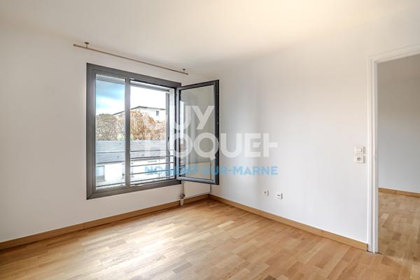 Refait à neuf / Parking / Proche Centre-Ville