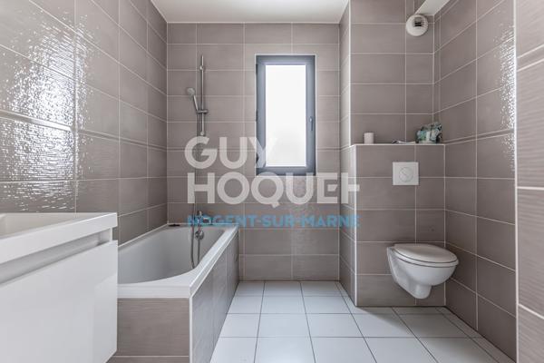 Refait à neuf / Parking / Proche Centre-Ville