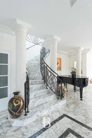 Marseille 7ème, Maison 5 Chambres -  356 m² à vendre