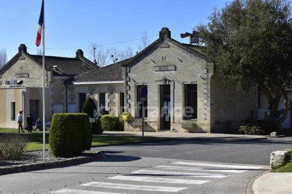 Terrain 1 300 m² à CURSAN (33)