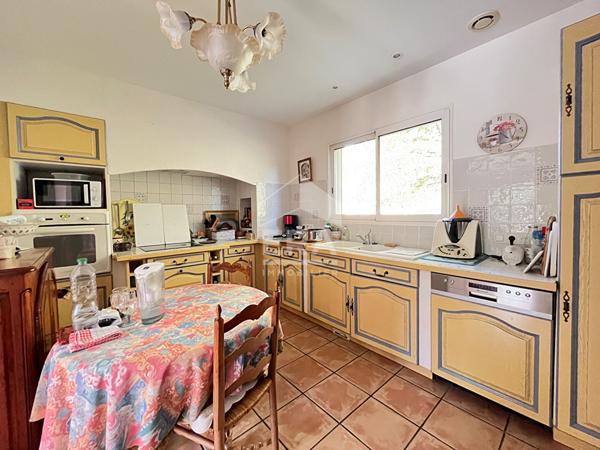 Maison de plain-pied à SARBAZAN 7 pièces 120 m²