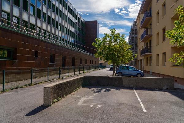 CARCASSONNE – BERGES DE L’AUDE – GAMBETTA Appartement T4 84m² avec balcon, parking , et façade ITE effectuée