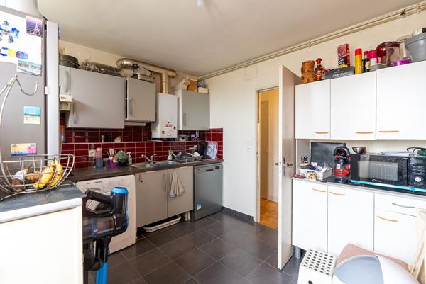CARCASSONNE – BERGES DE L’AUDE – GAMBETTA Appartement T4 84m² avec balcon, parking , et façade ITE effectuée