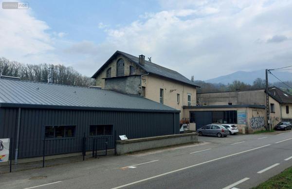 Local Professionnel et commercial à vendre à Cognin en Savoie (73160), ref : 73007-126