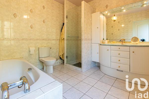 House for sale 7 rooms 200 m² L'Étang-la-Ville