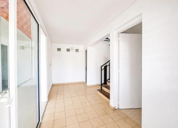 A vendre - Fort de France – Quartier Didier - Maison d'architecte – 7 Pièces – 4 Chambres + Petit T2 Indépendant