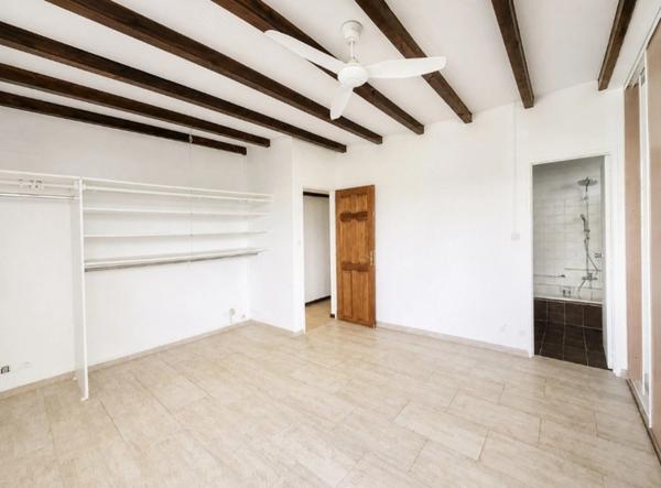 A vendre - Fort de France – Quartier Didier - Maison d'architecte – 7 Pièces – 4 Chambres + Petit T2 Indépendant