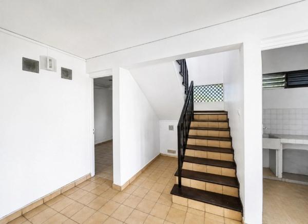 A vendre - Fort de France – Quartier Didier - Maison d'architecte – 7 Pièces – 4 Chambres + Petit T2 Indépendant