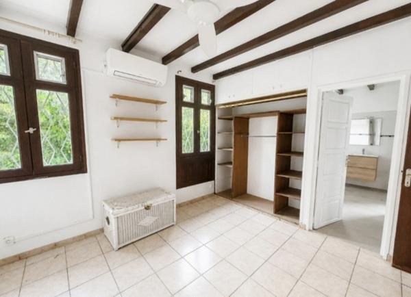 A vendre - Fort de France – Quartier Didier - Maison d'architecte – 7 Pièces – 4 Chambres + Petit T2 Indépendant