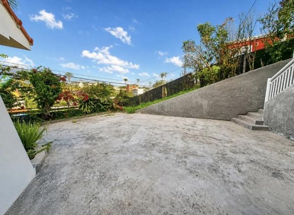 A vendre - Fort de France – Quartier Didier - Maison d'architecte – 7 Pièces – 4 Chambres + Petit T2 Indépendant