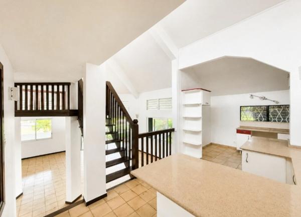 A vendre - Fort de France – Quartier Didier - Maison d'architecte – 7 Pièces – 4 Chambres + Petit T2 Indépendant