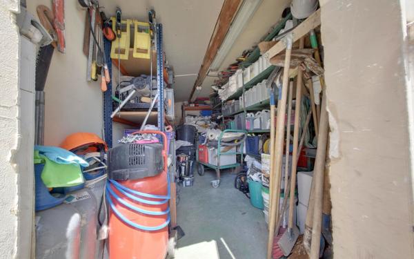 Maison à vendre    2 pièces • 260 m2 Le Blanc-Mesnil