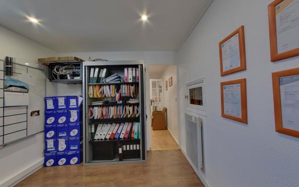 Maison à vendre    2 pièces • 260 m2 Le Blanc-Mesnil